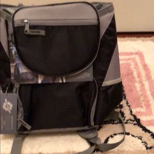 Oniva CoolerBack Pack Water-Resistant Interior🎒